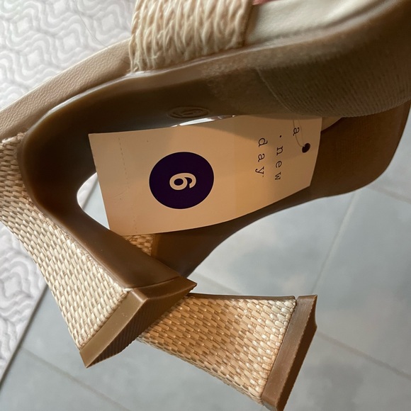 A New Day Tia Cream Pearl Mule Heels with woven strap size 6 new with tags, box - Picture 12 of 13